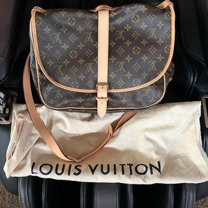 Louis Vuitton Saumur 35